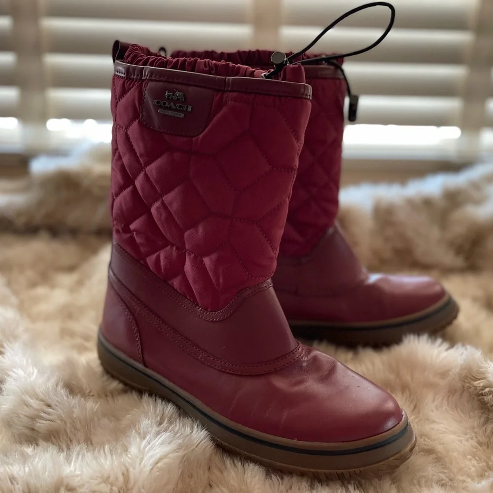 COACH Quilted “Sparrow” red boots size 7